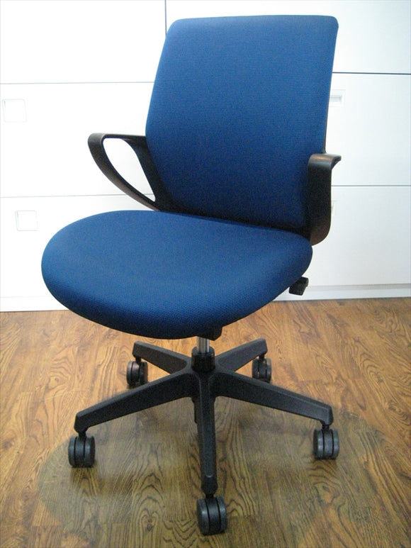 【USED】肘付きオフィスチェア　コクヨ製　picora（ピコラ） 2022年製　kokuyo　高知　【店舗販売品】