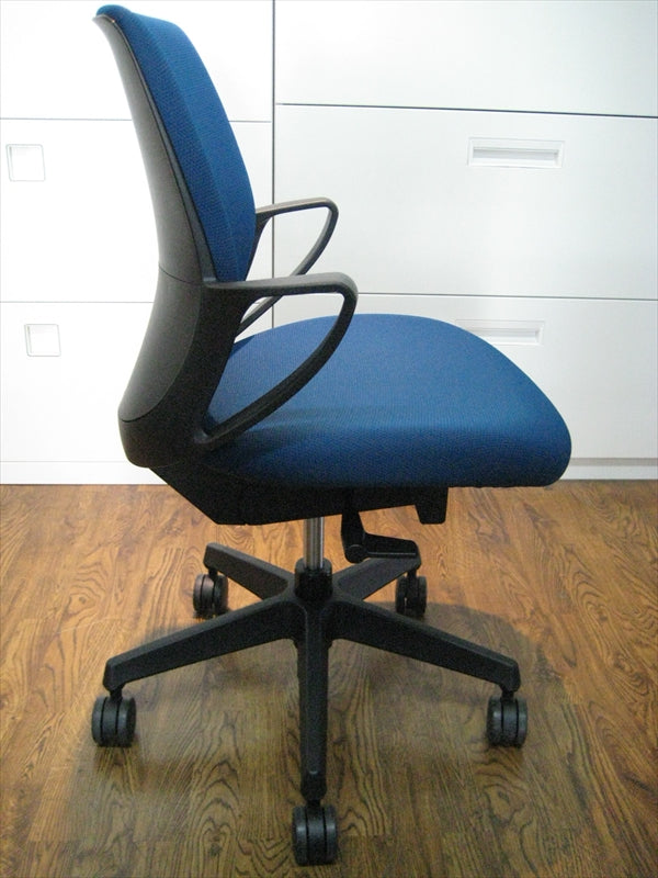 USED】肘付きオフィスチェア コクヨ製 picora（ピコラ） 2022年製 CR 
