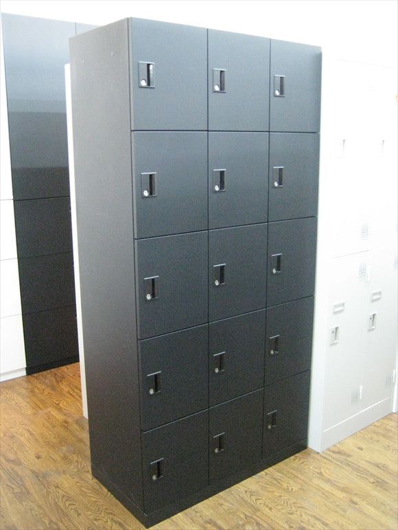 【USED】１５人用ロッカー　オカムラ製　Pixline（ピクスライン） 4ZK4MH　2022年製　コンセント付き　okamura　高知　【店舗販売品】