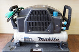 エアコンプレッサ makita AC462XL 中古美品