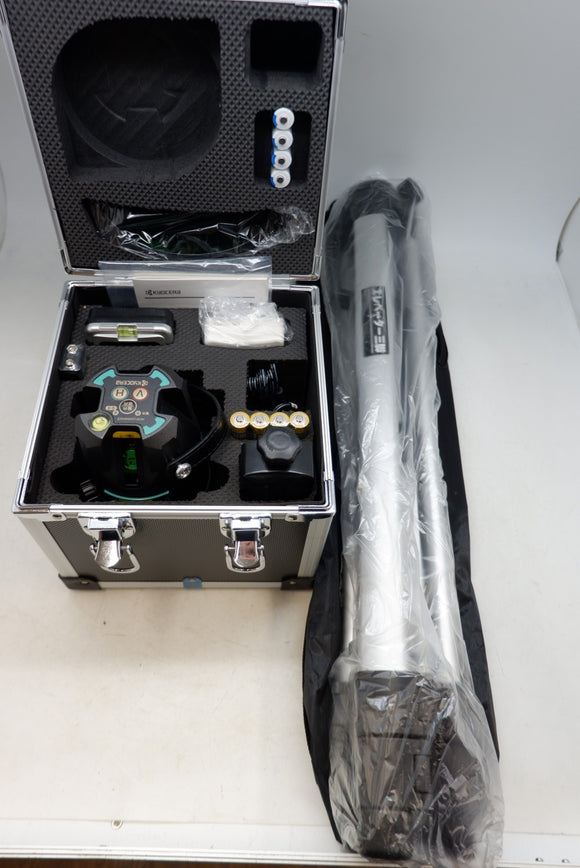 ドット付グリーンレーザー墨出器（たち・水平） 京セラ DHLL200PG 受光器三脚セット未使用品
