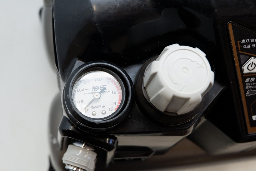 高圧/常圧エアコンプレッサ HiKOKI EC1245H3(TN) タンク8L