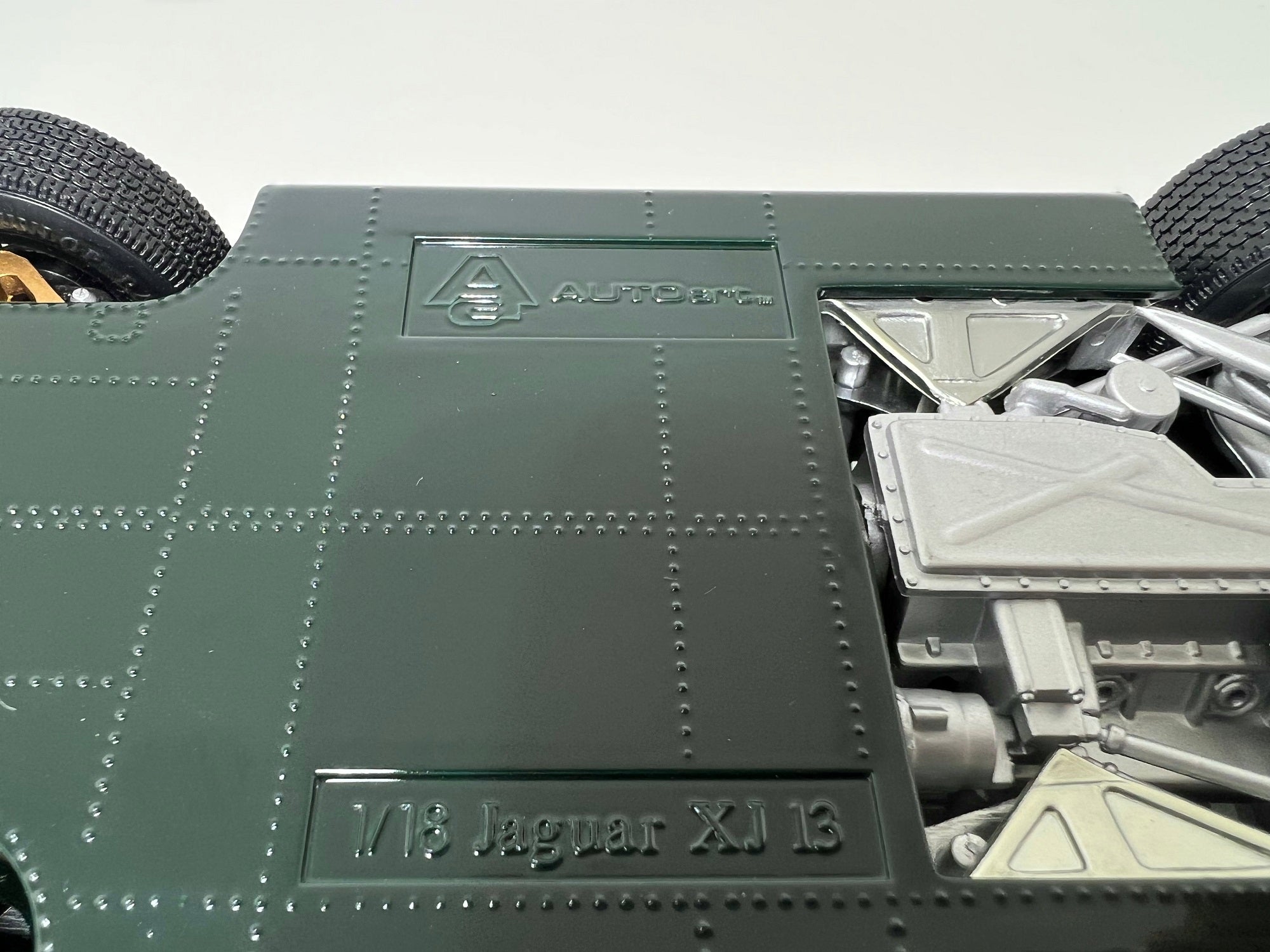 AUTOart 1/18 JAGUAR XJ13 オートアート ジャガー グリーン 美品 AUTOart 1/18 JAGUAR XJ13 オートアート ジャガー グリーン 美品