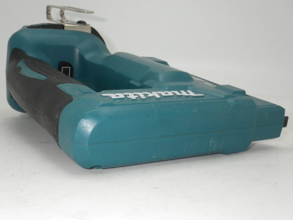 未使用展示品□□MAKITA マキタ 充電式タッカ 18V ST312DZK マキタ ST312DZK 18V 充電式タッカー 【T3（CT線）/12mm】【送料