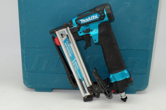 高圧エアタッカ makita AT425HE 中古品